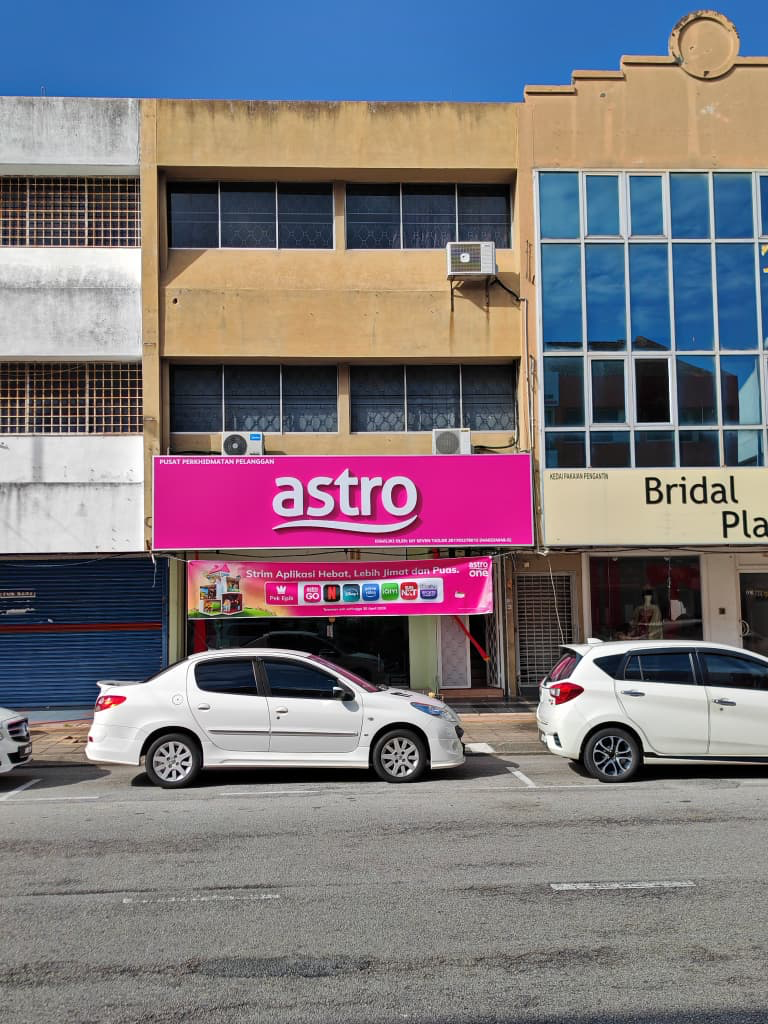 Astro Service Centre storefront at Taman Melaka Raya