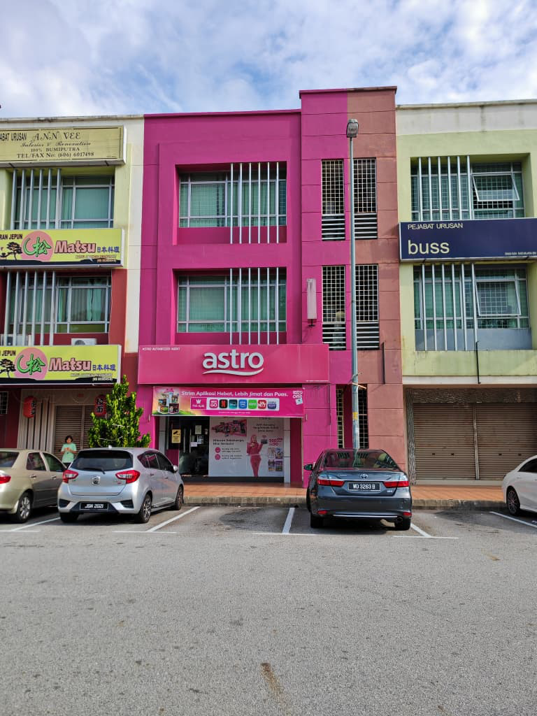 Astro Service Centre storefront at Seremban 2